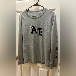 American Eagle gray men’s long sleeve shirt